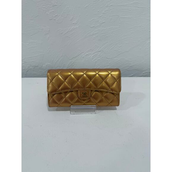 Chanel Lambskin Leather Quilted CC Logo Large Gusset Flap Wallet Gold Metallic - Picture 2 of 4